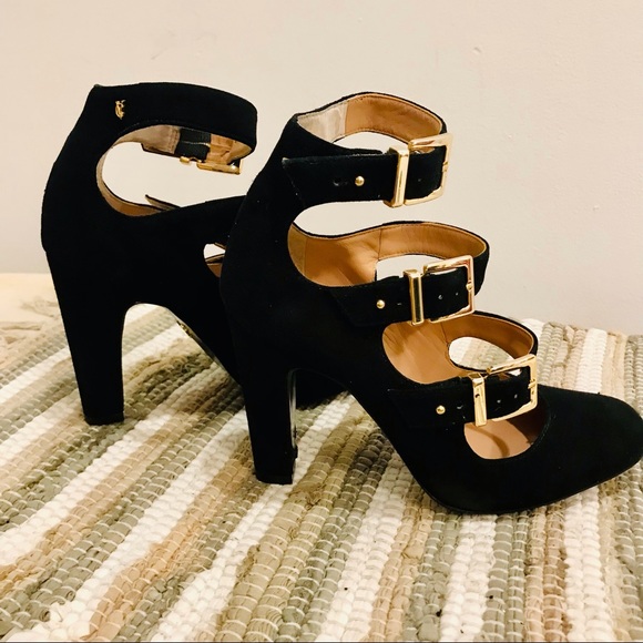 Vince Camuto ‘Gillee’ black suede and yellow metal Salome pumps. Size 6.5 M. EUC - Picture 2 of 13